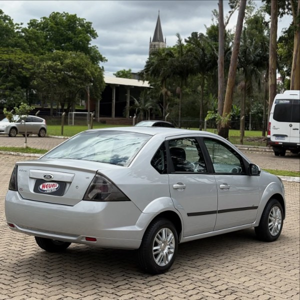 FORD FIESTA 1.6 8V 2014 2014/2014 NEURI VEÍCULOS LAJEADO / Carros no Vale