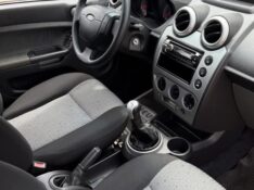 FORD FIESTA 1.6 8V 2014 2014/2014 NEURI VEÍCULOS LAJEADO / Carros no Vale