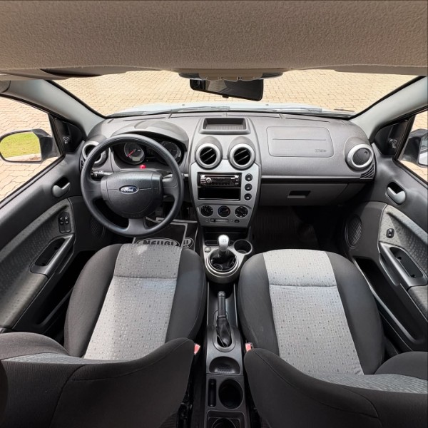 FORD FIESTA 1.6 8V 2014 2014/2014 NEURI VEÍCULOS LAJEADO / Carros no Vale