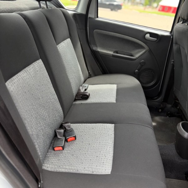 FORD FIESTA 1.6 8V 2014 2014/2014 NEURI VEÍCULOS LAJEADO / Carros no Vale