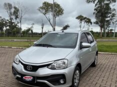 TOYOTA ETIOS 1.5 XS 16V FLEX 4P MANUAL 2017/2018 NEURI VEÍCULOS LAJEADO / Carros no Vale