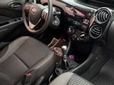 TOYOTA ETIOS 1.5 XS 16V FLEX 4P MANUAL 2017/2018 NEURI VEÍCULOS LAJEADO / Carros no Vale