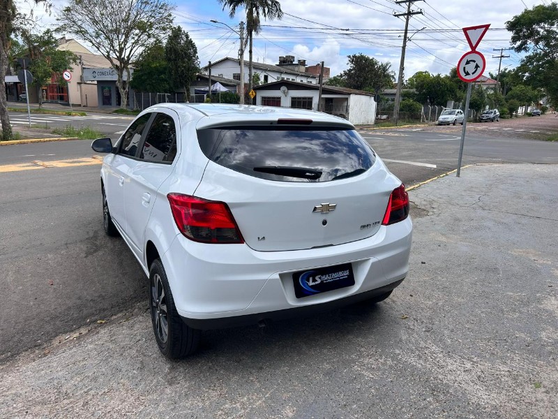 CHEVROLET ONIX HATCH LTZ 1.4 8V FLEXPOWER 5P MEC. 2015/2015 LS MULTIMARCAS VENÂNCIO AIRES / Carros no Vale
