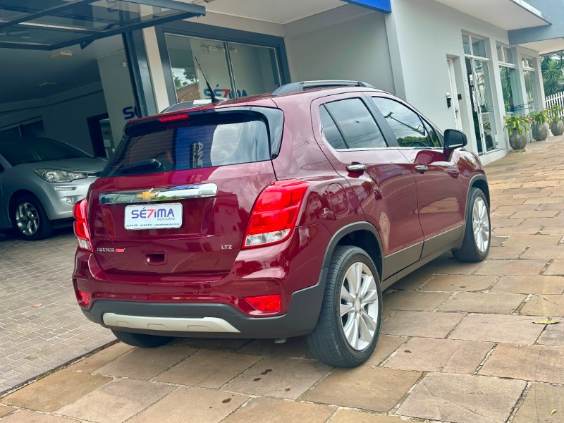 CHEVROLET TRACKER LTZ 1.4 TURBO 2017/2017 SÉTIMA VEÍCULOS GUAPORÉ / Carros no Vale CHEVROLET TRACKER LTZ 1.4 TURBO 2017/2017 SÉTIMA VEÍCULOS GUAPORÉ / Carros no Vale