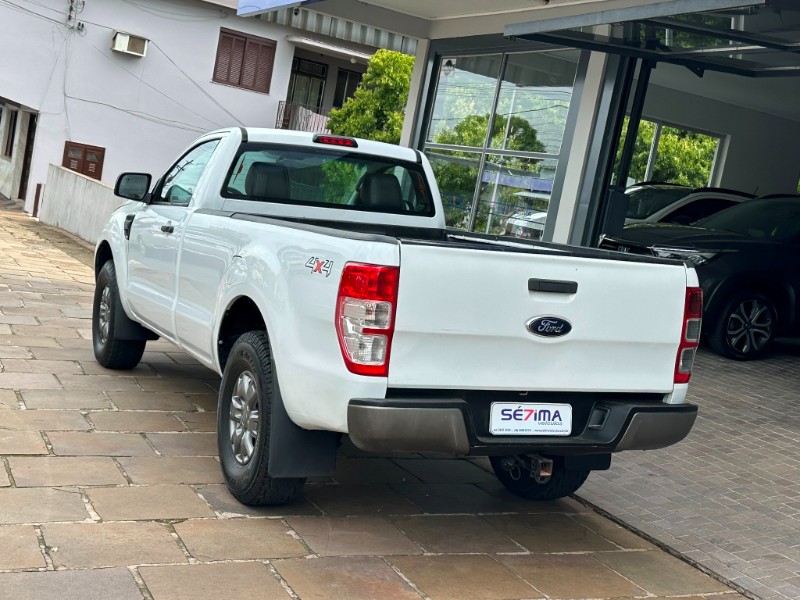 FORD RANGER 3.2 XLS 4X4 CS 20V 2013/2014 SÉTIMA VEÍCULOS GUAPORÉ / Carros no Vale