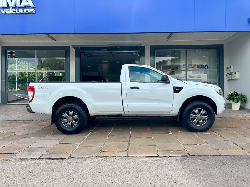 FORD RANGER 3.2 XLS 4X4 CS 20V 2013/2014 SÉTIMA VEÍCULOS GUAPORÉ / Carros no Vale