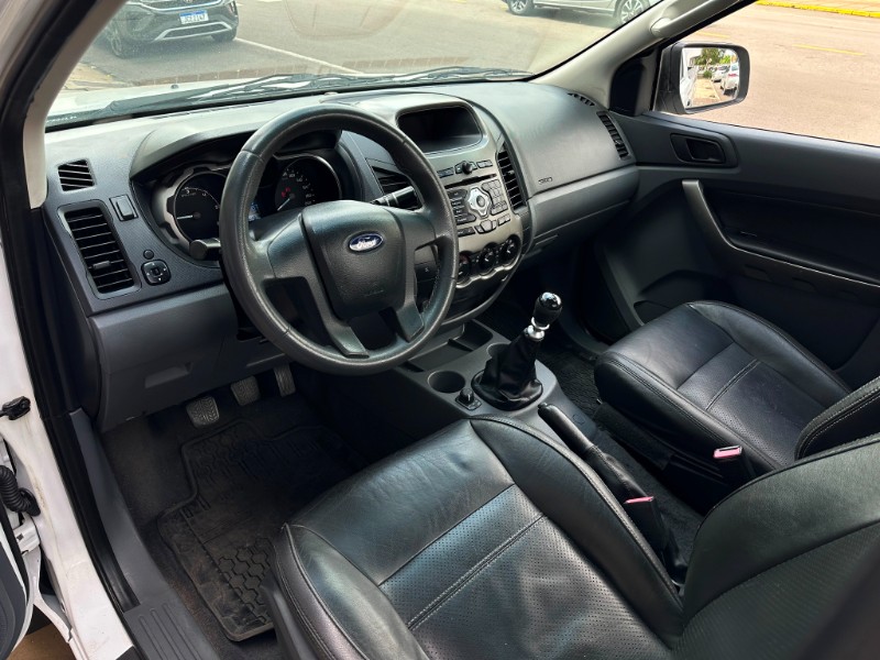 FORD RANGER 3.2 XLS 4X4 CS 20V 2013/2014 SÉTIMA VEÍCULOS GUAPORÉ / Carros no Vale
