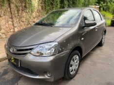TOYOTA ETIOS SD XS 1.5 2016/2017 ESTAÇÃO DO CARRO ESTRELA / Carros no Vale