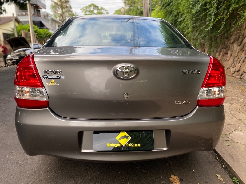 TOYOTA ETIOS SD XS 1.5 2016/2017 ESTAÇÃO DO CARRO ESTRELA / Carros no Vale