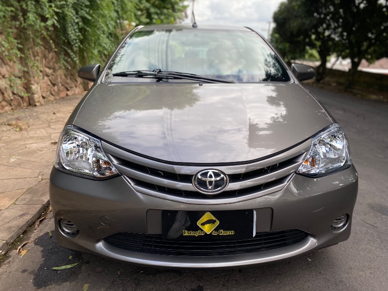TOYOTA ETIOS SD XS 1.5 2016/2017 ESTAÇÃO DO CARRO ESTRELA / Carros no Vale