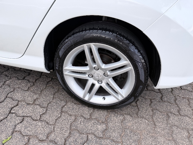 PEUGEOT 308 1.6 ACTIVE 16V FLEX 4P MANUAL 2015/2015 ELY AUTOMÓVEIS LAJEADO / Carros no Vale