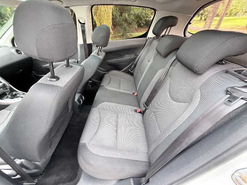 PEUGEOT 308 1.6 ACTIVE 16V FLEX 4P MANUAL 2015/2015 ELY AUTOMÓVEIS LAJEADO / Carros no Vale