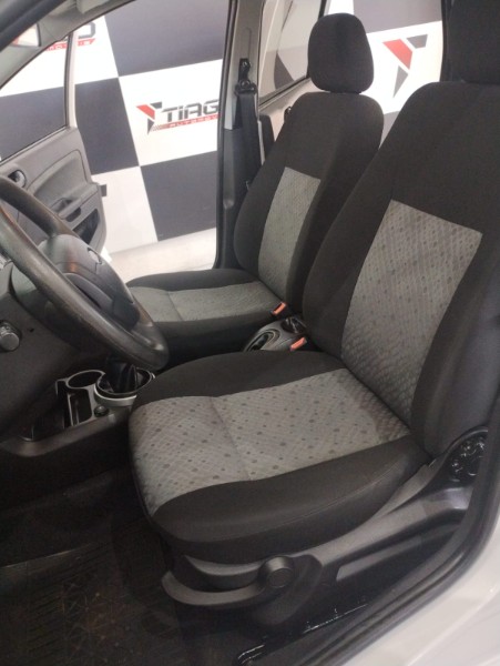 FORD FIESTA SE 1.0 8V FLEX 5P 2014/2014 TIAGO AUTOMÓVEIS VENÂNCIO AIRES / Carros no Vale