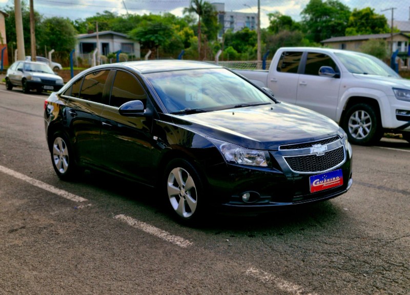 CHEVROLET CRUZE 1.8 LT 16V 2014/2014 CRUZEIRO MULTIMARCAS CRUZEIRO DO SUL / Carros no Vale