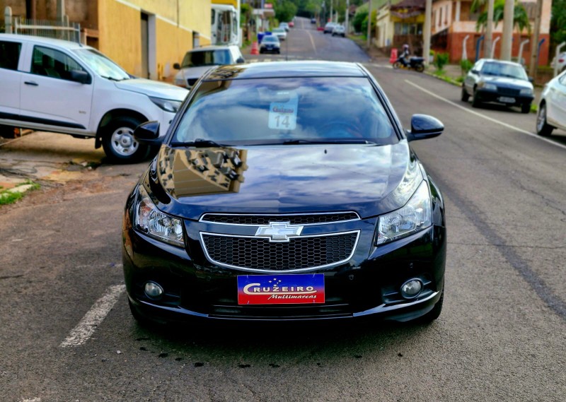 CHEVROLET CRUZE 1.8 LT 16V 2014/2014 CRUZEIRO MULTIMARCAS CRUZEIRO DO SUL / Carros no Vale