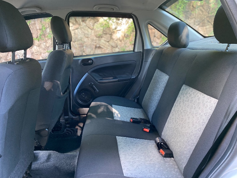 FORD FIESTA SEDAN 1.6 2011/2011 ESTAÇÃO DO CARRO ESTRELA / Carros no Vale