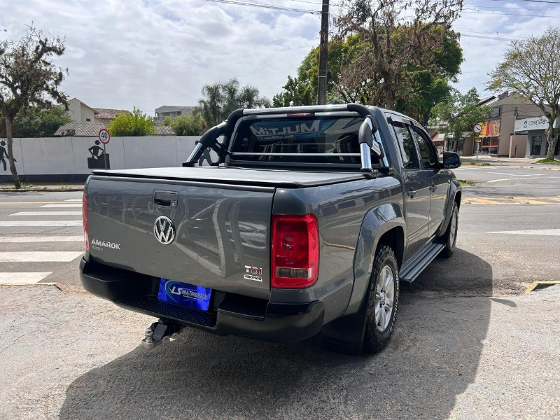 VOLKSWAGEN AMAROK TRENDLINE CD 2.0 TDI 4X4 DIES AUT 2013/2013 LS MULTIMARCAS VENÂNCIO AIRES / Carros no Vale