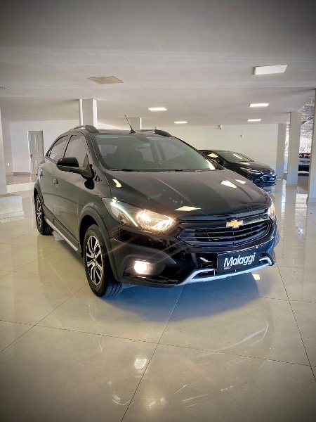 CHEVROLET ONIX 1.4 MPFI ACTIV 8V FLEX 4P MANUAL 2018/2019 MALAGGI VEÍCULOS ENCANTADO / Carros no Vale