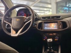 CHEVROLET ONIX 1.4 MPFI ACTIV 8V FLEX 4P MANUAL 2018/2019 MALAGGI VEÍCULOS ENCANTADO / Carros no Vale