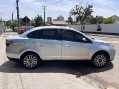 FIAT GRAND SIENA ESSENCE 1.6 FLEX 16V 2016/2016 LS MULTIMARCAS VENÂNCIO AIRES / Carros no Vale
