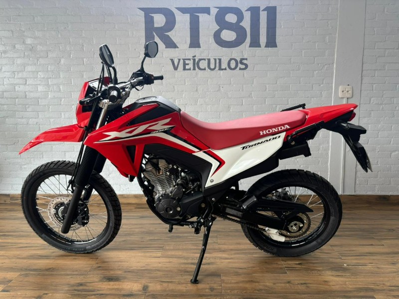 HONDA MOTOS XR 300 TORNADO /2025 RT 811 VEÍCULOS ARROIO DO MEIO / Carros no Vale