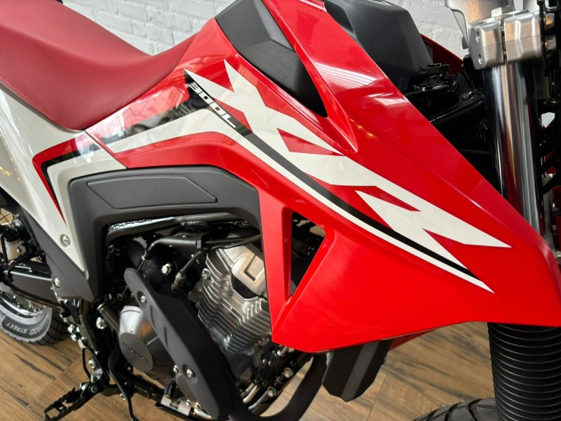 HONDA MOTOS XR 300 TORNADO /2025 RT 811 VEÍCULOS ARROIO DO MEIO / Carros no Vale