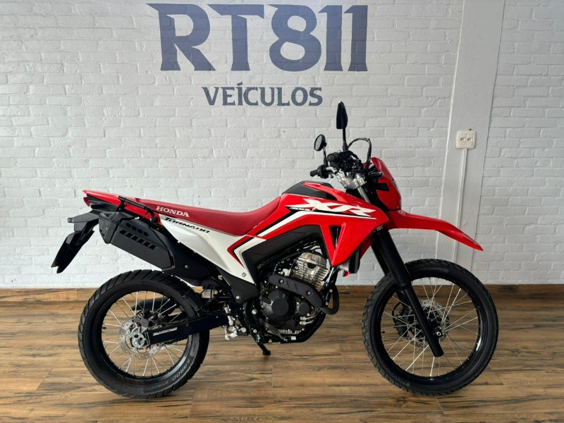 HONDA MOTOS XR 300 TORNADO /2025 RT 811 VEÍCULOS ARROIO DO MEIO / Carros no Vale