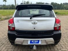 TOYOTA ETIOS CROSS /2018 RT 811 VEÍCULOS ARROIO DO MEIO / Carros no Vale
