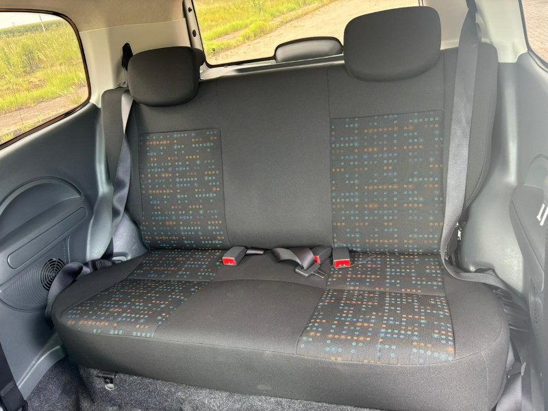 FIAT UNO VIVACE /2014 RT 811 VEÍCULOS ARROIO DO MEIO / Carros no Vale