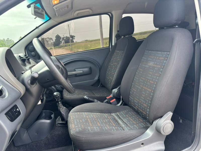 FIAT UNO VIVACE /2014 RT 811 VEÍCULOS ARROIO DO MEIO / Carros no Vale