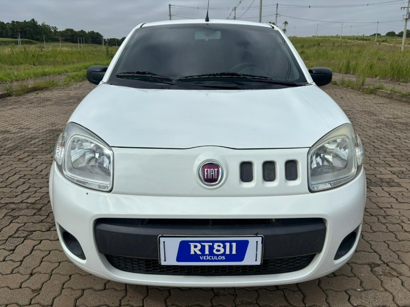 FIAT UNO VIVACE /2014 RT 811 VEÍCULOS ARROIO DO MEIO / Carros no Vale