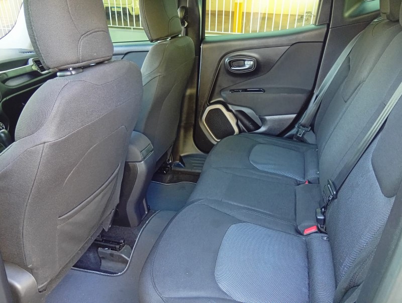 JEEP RENEGADE 1.8 SPORT 2015/2016 ALTERNATIVA VEÍCULOS LAJEADO / Carros no Vale