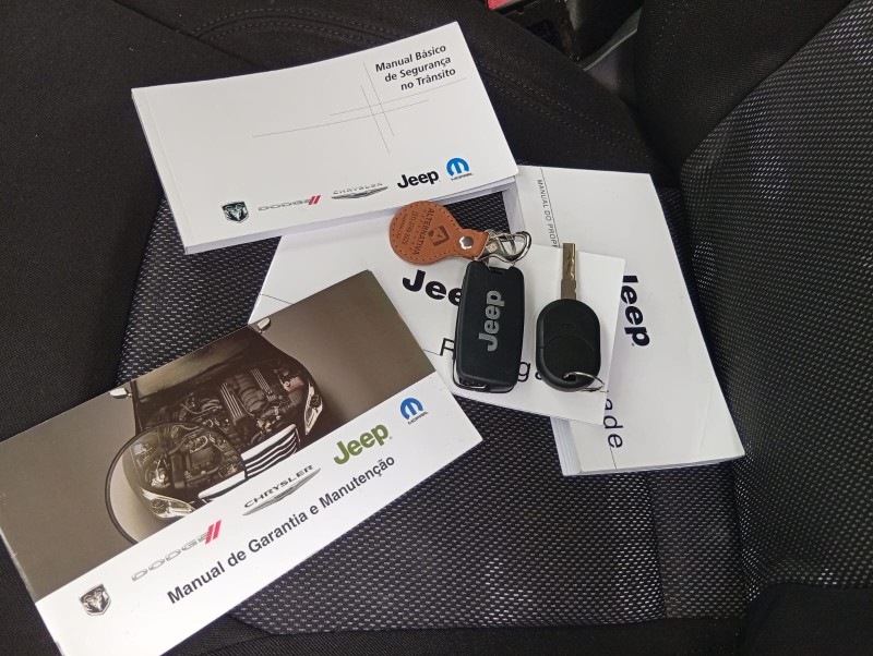 JEEP RENEGADE 1.8 SPORT 2015/2016 ALTERNATIVA VEÍCULOS LAJEADO / Carros no Vale