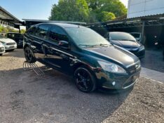 FORD FOCUS 1.6 HATCH FLEX 2011/2011 AR MULTIMARCAS VENÂNCIO AIRES / Carros no Vale