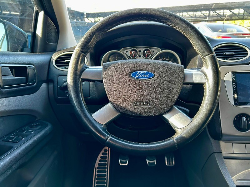 FORD FOCUS 1.6 HATCH FLEX 2011/2011 AR MULTIMARCAS VENÂNCIO AIRES / Carros no Vale