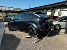 FORD FOCUS 1.6 HATCH FLEX 2011/2011 AR MULTIMARCAS VENÂNCIO AIRES / Carros no Vale