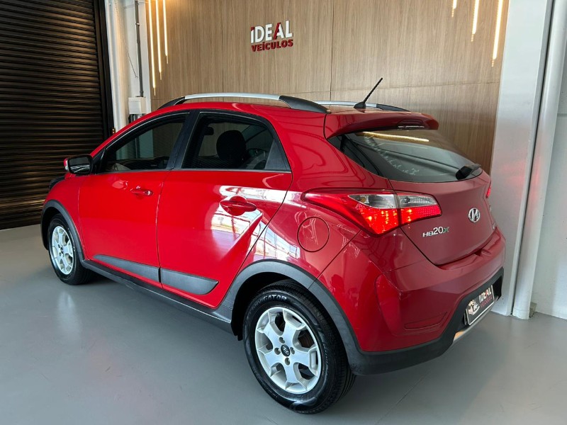 HYUNDAI HB20X 1.6A STYLE /2015 IDEAL VEÍCULOS LAJEADO / Carros no Vale
