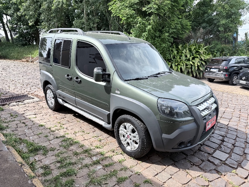FIAT DOBLO ADVENTURE LOCKER 1.8 2011/2011 ELY AUTOMÓVEIS LAJEADO / Carros no Vale