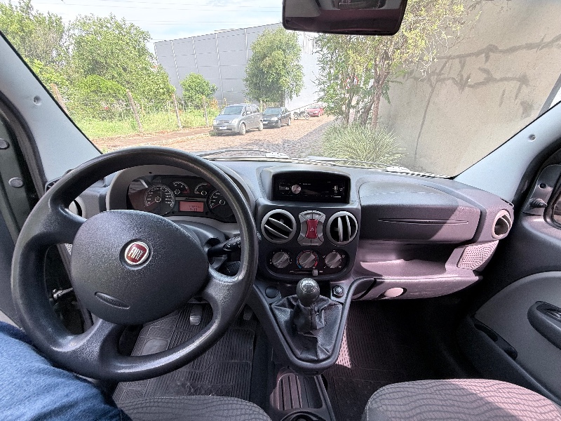 FIAT DOBLO ADVENTURE LOCKER 1.8 2011/2011 ELY AUTOMÓVEIS LAJEADO / Carros no Vale