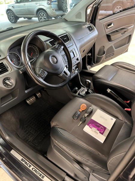 VOLKSWAGEN SPACECROSS 1.6 MI TOTAL 8V 2013/2014 LAVENDA VEÍCULOS ARROIO DO MEIO / Carros no Vale