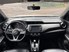 NISSAN KICKS SV 1.6 /2018 MENEGHINI VEÍCULOS ARROIO DO MEIO / Carros no Vale