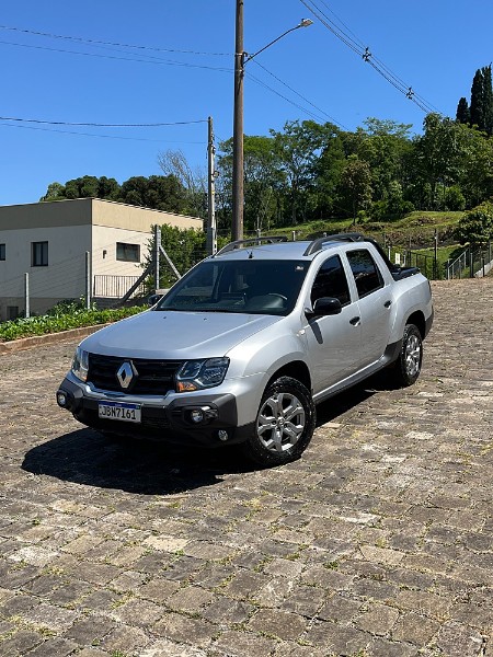 RENAULT OROCH 1.6 16V SCE FLEX INTENSE MANUAL 2023/2023 BOSCO AUTOMÓVEIS GUAPORÉ / Carros no Vale RENAULT OROCH 1.6 16V SCE FLEX INTENSE MANUAL 2023/2023 BOSCO AUTOMÓVEIS GUAPORÉ / Carros no Vale