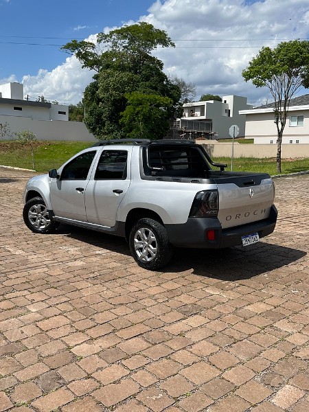 RENAULT OROCH 1.6 16V SCE FLEX INTENSE MANUAL 2023/2023 BOSCO AUTOMÓVEIS GUAPORÉ / Carros no Vale RENAULT OROCH 1.6 16V SCE FLEX INTENSE MANUAL 2023/2023 BOSCO AUTOMÓVEIS GUAPORÉ / Carros no Vale