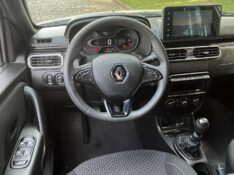 RENAULT OROCH 1.6 16V SCE FLEX INTENSE MANUAL 2023/2023 BOSCO AUTOMÓVEIS GUAPORÉ / Carros no Vale