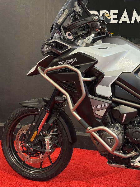 TRIUMPH TIGER 1200 /2022 EXCLUSIVO VEÍCULOS SANTA CRUZ DO SUL / Carros no Vale