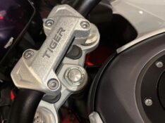 TRIUMPH TIGER 1200 /2022 EXCLUSIVO VEÍCULOS SANTA CRUZ DO SUL / Carros no Vale