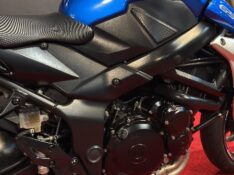 SUZUKI MOTOS GSR 750 /2014 EXCLUSIVO VEÍCULOS SANTA CRUZ DO SUL / Carros no Vale