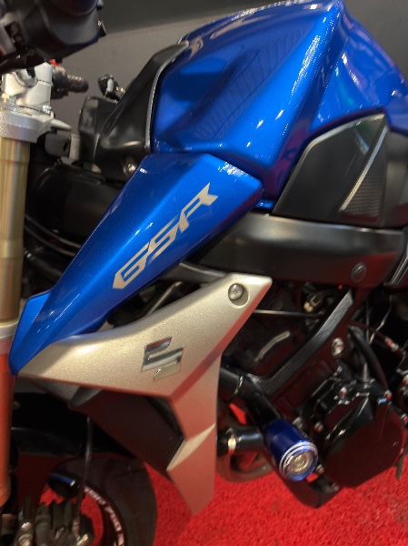 SUZUKI MOTOS GSR 750 /2014 EXCLUSIVO VEÍCULOS SANTA CRUZ DO SUL / Carros no Vale