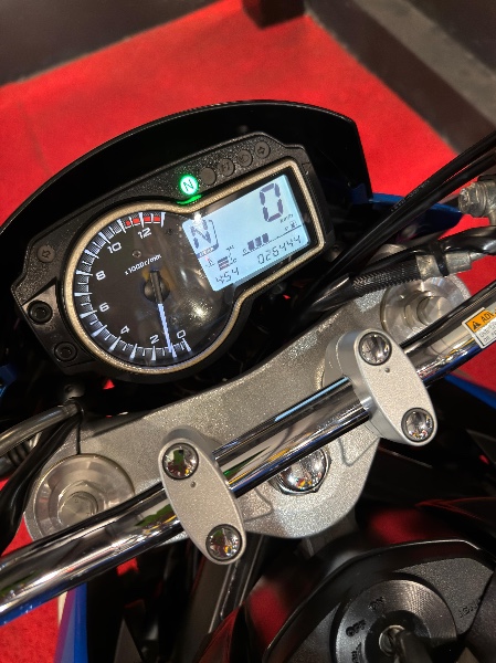 SUZUKI MOTOS GSR 750 /2014 EXCLUSIVO VEÍCULOS SANTA CRUZ DO SUL / Carros no Vale