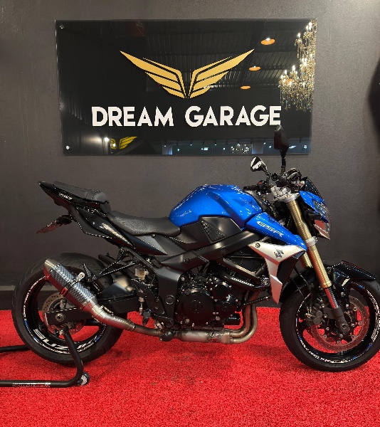 SUZUKI MOTOS GSR 750 /2014 EXCLUSIVO VEÍCULOS SANTA CRUZ DO SUL / Carros no Vale
